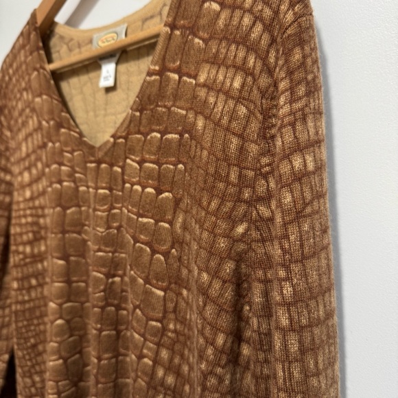 Talbots Croc Reptile Print Cashmere Silk Blend V-Neck Sweater - Picture 4 of 11